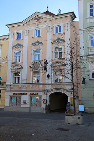 St. Pölten, Wiener Straße 16, ehem. Gasthof Zum schwarzen Adler