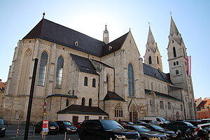 Wiener Neustadt, Stadtpfarrkirche Mariae Himmelfahrt, errichtet ab 1193 bis 1279 (Langhaus)