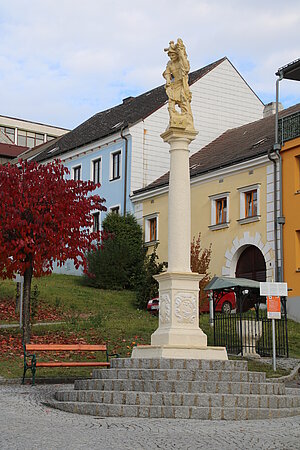 Allentsteig, Hauptplatz, Florianisäule, 1702