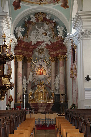 Klein-Mariazell, ehem. Benediktinerabtei, Pfarrkirche Mariae Himmelfahrt, Blick Richtung Hochaltar
