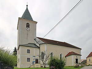 Rappottenstein, Pfarrkirche hll. Peter und Paul, spätromanische Chorturmkirche, im 15. zur Staffelkirche erweitert