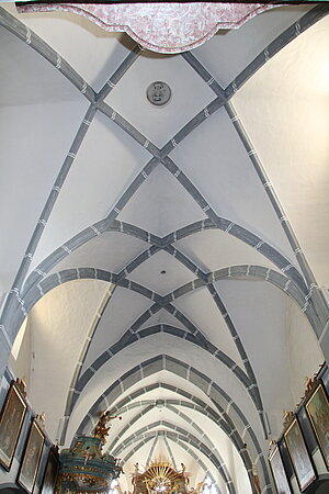 Rastenfeld, Pfarrkirche Mariae Himmelfahrt, Gewölbe des Hauptschiffes, um 1500 entstanden