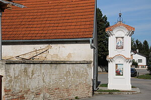 Drasenhofen, barocker Bildstock mit moderner Malerei