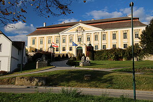 Gobelsburg, Schloss Gobelsburg, 1725 im barockem Stil umgebaut