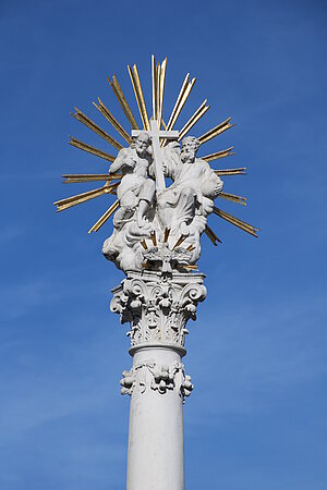 Tulln, Hauptplatz, Dreifaltigkeitssäule, 1694-96