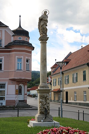 Aspang, Marienplatz, Mariensäule, 1719