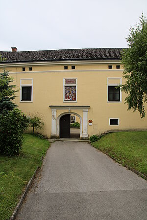 Ruprechtshofen, Portal des Pfarrhofes