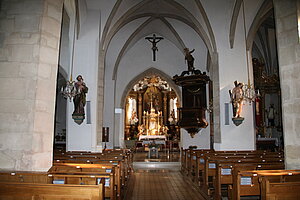 St. Andrä, Pfarrkirche hl. Andreas, gotische Hallenkirche mit romanischen Kern,