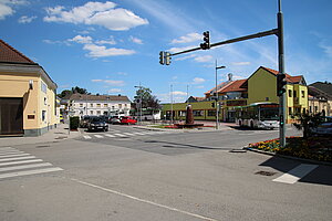 Himberg, Bahnstraße, Neugestaltung des Busbahnhofes,