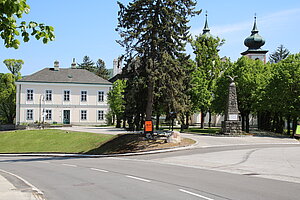 Gaaden, Kirchenplatz