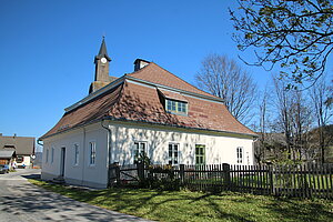 Josefsberg, Pfarrhof, Mittelflurhaus mit Mansarddach, 1786-1791 errichtet