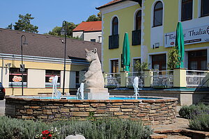 Matzen, Brunnen auf dem neugestalteten Platz