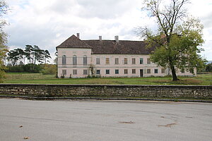 Trautmannsdorf an der Leitha, Schloss Trautmannsdorf (Batthyány), 1812-17 Neubau des Schlosses, Joseph Kornhäusel nahestehend