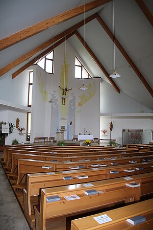 Breitenfurt bei Wien, Pfarrkirche hl. Bonifaz, Blick in das Kircheninnere