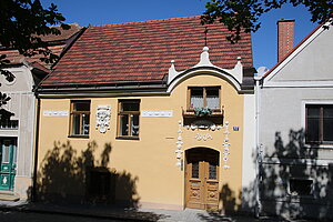 Drosendorf, Hauptplatz Nr. 52, Jugendstil-Fassade von 1904