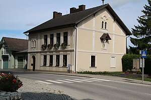 Hafnerberg, Pfarrhof, ehem. Schule