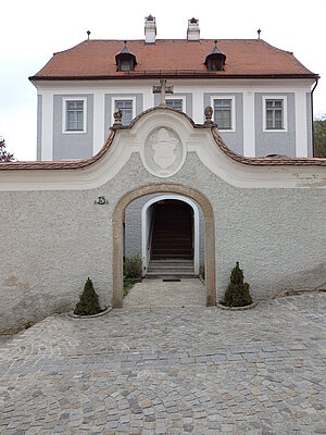 Aggsbach Markt, Pfarrhof, das Portal bez. 1726