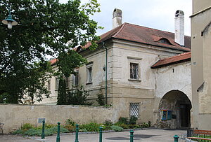 Haitzendorf, Pfarrkirche hl. Ulrich, Pfarrhof, 1694-1709 nach Planen von Jakob Prandtauer als Sommerresidenz der Herzogenburger Pröpste errichtet