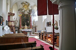 Neuhaus, Pfarrkirche hl. Johannes Nepomuk, nachgotischer Saalbau, 1607-12 errichtet