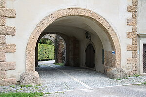 Burg Neuhaus, nach Zerstörung durch die Osmanen 1694 Errichtung einer Glasfabrik