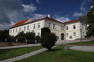 Kasten bei Böheimkirchen, Pfarrhof, ehem. Sommersitz der Pröpste von St. Pölten, ab 1704 errichtet