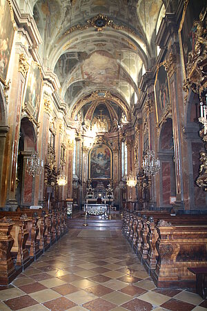 St. Pölten, Dom Mariae Himmelfahrt, spätroman. Pfeilerbasilika mit hochbarocker Innenadaptierung