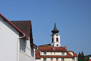 Alland, Blick auf die Pfarrkirche