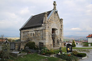 Nöchling, Friedhof, Gruftkapelle der Familie Strasser, 1910