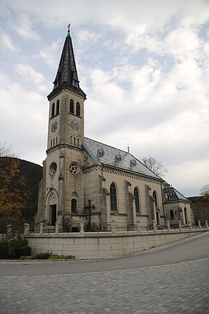 Weißenbach an der Triesting, Pfarrkirche, hl. Herz Jesu, 1892-93 von Ludwig Schöne als Stiftung von Adolf Freiherrn von Pittel errichtet