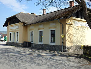 Emmersdorf, Bahnhof mit Aufnahmegebäude, 1909
