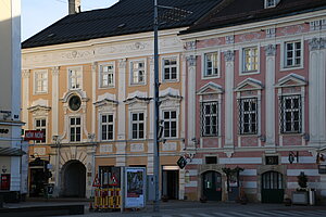 St. Pölten, Rathausplatz - Rathausgasse, links sog. Schuberthaus,um 1730 Barockisierung durch Joseph Munggenast