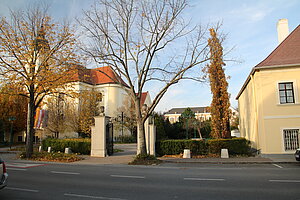Biedermannsdorf, Ensemble Pfarrkirche und Pfarrhof