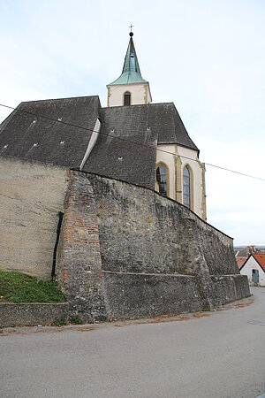 Tulbing, Pfarrkirche hl. Mauritius, spätgotische Wehrkirche, 1489