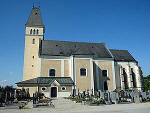 Böheimkirchen, Pfarrkirche hl. Jakobus der Ältere - Westturm 14. Jh., Chor bez. 1518