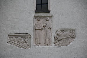 Pöchlarn, Pfarrkirche Mariae Himmelfahrt, römische Spolien