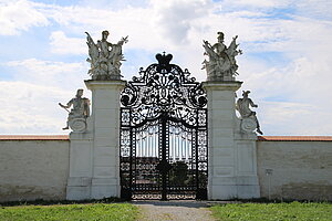 Schloßhof, Schloss Hof, barocke Schlossanlage, ab 1726 hochbarocker Umbau, östliches Parktor