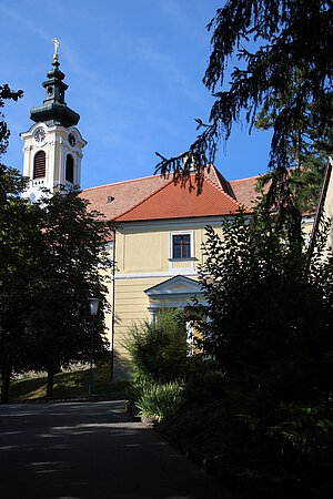 Bad Pirawarth, Pfarrkirche Hll. Barbara und Agatha, 1739-56 nach Plänen von Felice d'Allio errichtet