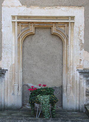 Engabrunn, Pfarrkirche hl. Sebastian, Schulterbogenportal