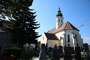 Gerasdorf, Pfarrkirche Hll. Petrus und Paulus, gotische Ostturmkirche