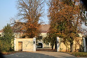 Großschweinbarth, Schloss Groß-Schweinbarth, ehemals mittelalterliche Wasserburg, UM- und Erweiterungsbauten 1792-1797