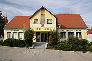 Droß, Gemeindeamt