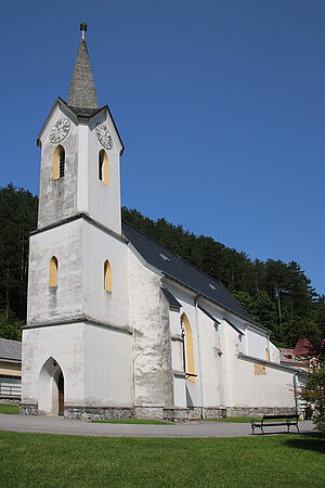 Gutenstein, Pfarrkirche hl. Johannes der Täufer, barock umgebaute romanische Saalkirche mit spätgotischem Polygonalchor