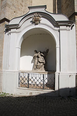 Neunkirchen, Pfarrkirche Mariae Himmelfahrt, Kreuzwegstationen zwischen Chorstrebepfeilern, Dornenkrönung Christi, 1733-37