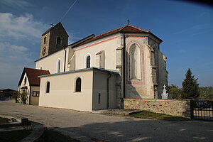 Hohenwarth, Pfarrkirche hl. Michael, im Kern rom. Bau, got. Westturm und Chor