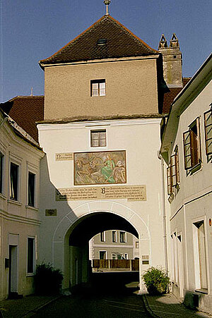 Traismauer, Wiener- oder Römertor