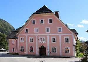 Göstling an der Ybbs Nr. 1, Fürstenhaus bzw. ehem. Rothschild'sches Kinderasyl, ehem. Gewerkenhaus, 1731-1864 im Besitz der Familie Fürst