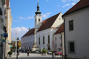 Horn, Piaristenkirche und ehem. Piaristenkloster in der Wiener Straße