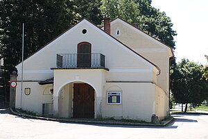 Katzelsdorf, Kloster und Gymnasium der Redemptoristen, ehem. Wirtschaftsgebäude