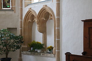 Friedersbach, Pfarrkirche hl. Lorenz, Sessionsnische im Chor