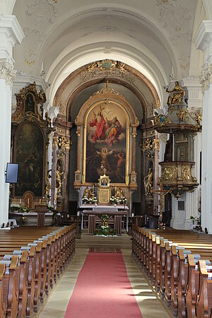 Retz, Pfarrkirche hl. Stephan, Hochaltar Mitte 19. Jh., Kanzel 1728